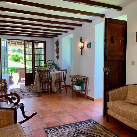 Prázdninový dům Stone House - *